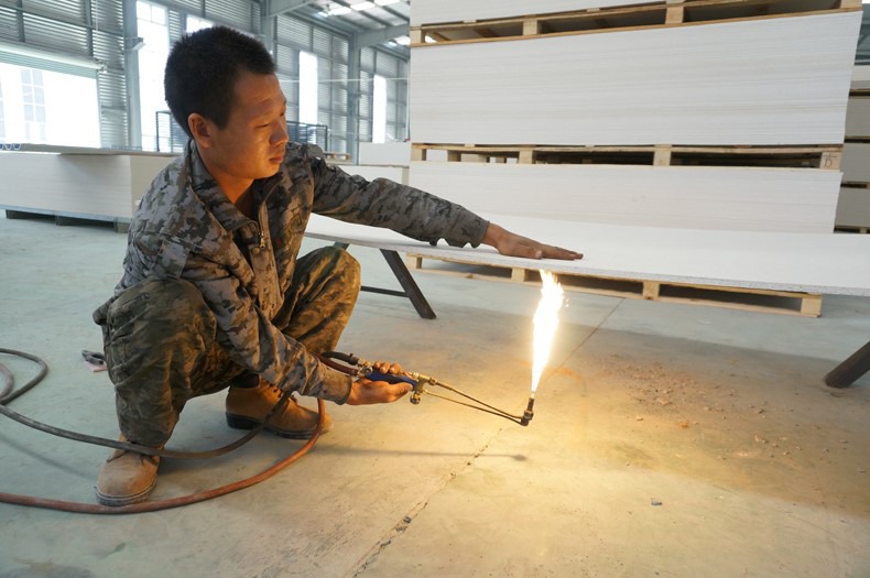 纖維增強(qiáng)硅酸鹽防火板的優(yōu)勢(shì)有哪些